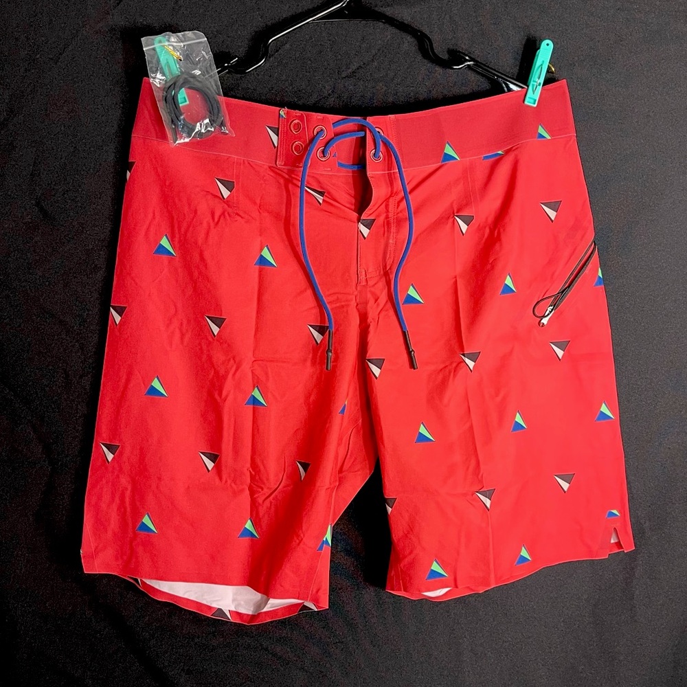 Lululemon Mens Swim board shorts 38